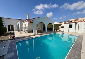 Бунгало На продажу  in Sea Caves - St.George, Пафос - SL2400