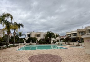 Квартира На продажу  in Universal, Пафос - SL24147